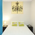 高依可膳食公寓酒店